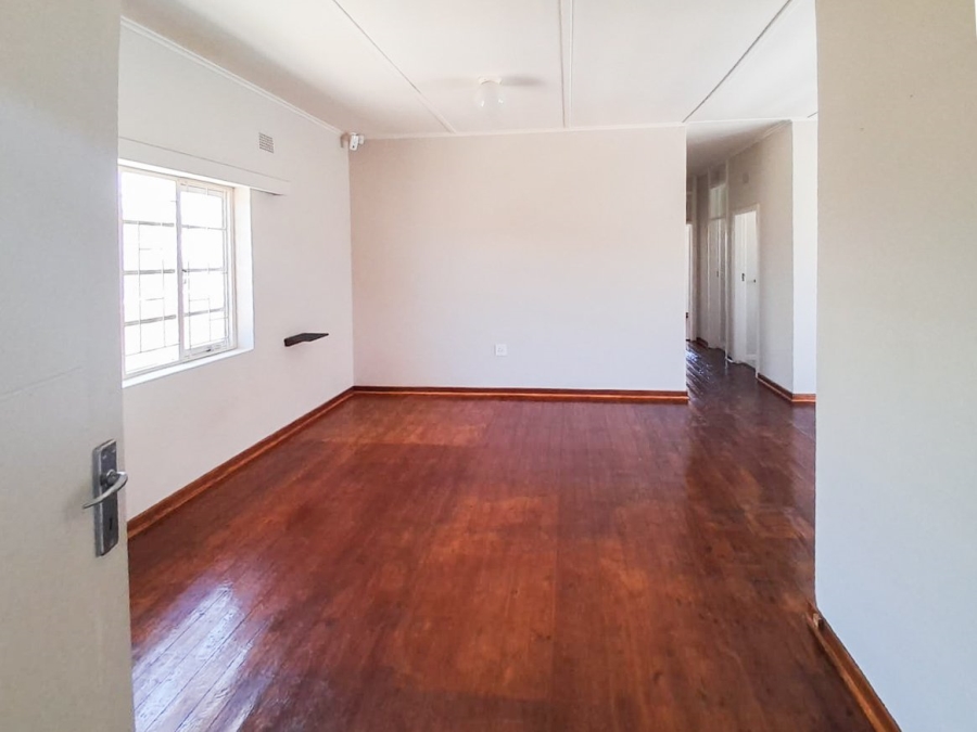 6 Bedroom Property for Sale in Port Nolloth Northern Cape